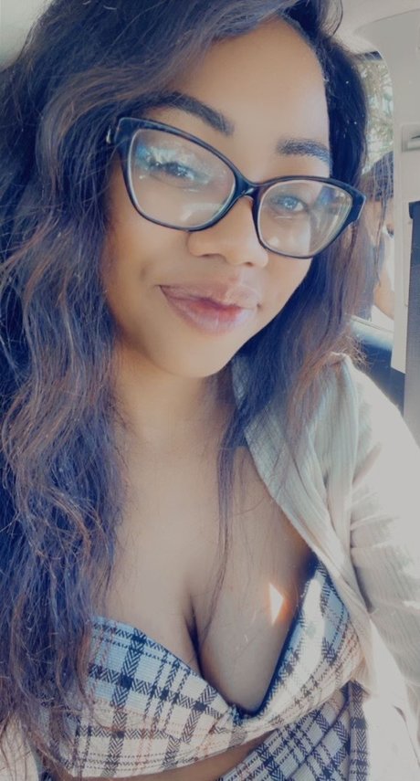 Bunny VIP naked pornstar photos