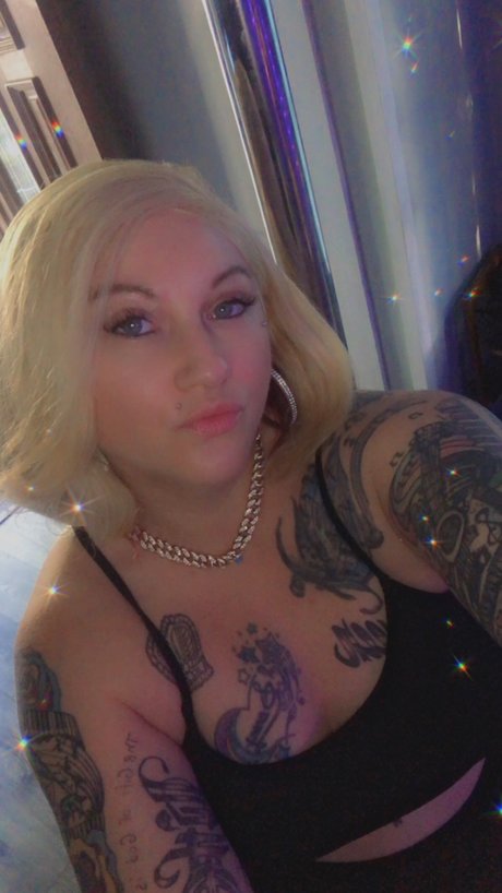 ZannaRose model adult photo