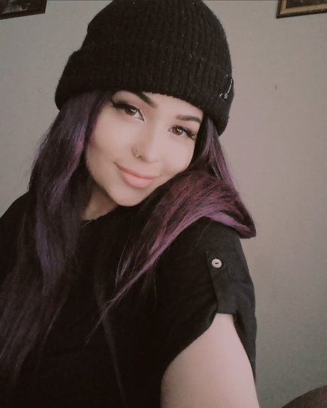 Satinekisses model perfect photo