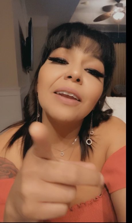 LaReinaDelSur Mariela star pretty galleries