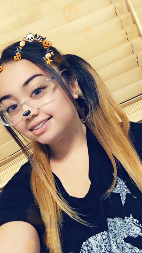 Ruby Harlow pornographic model pics