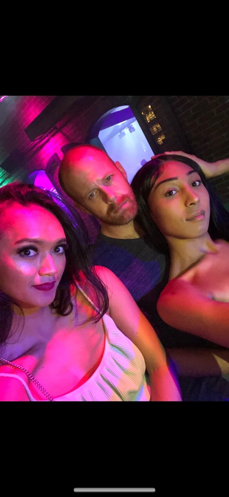 Christopher Adam pretty star img