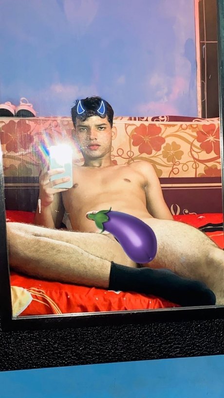 Happy pin_ model top image