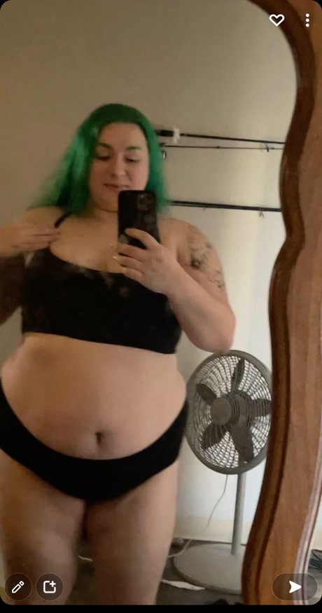 QueenCalifornia sexy actress image