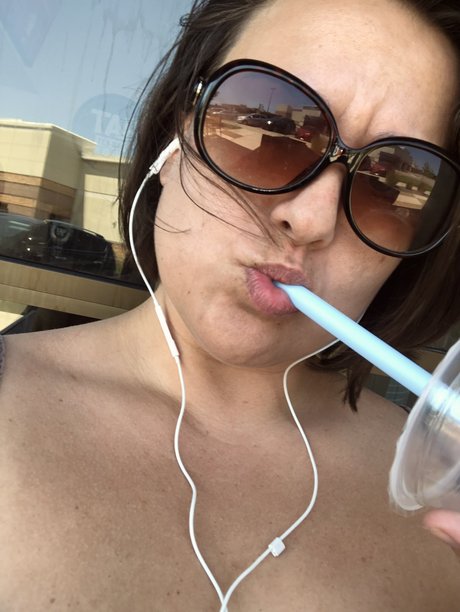 Peachyv113 star erotic pic