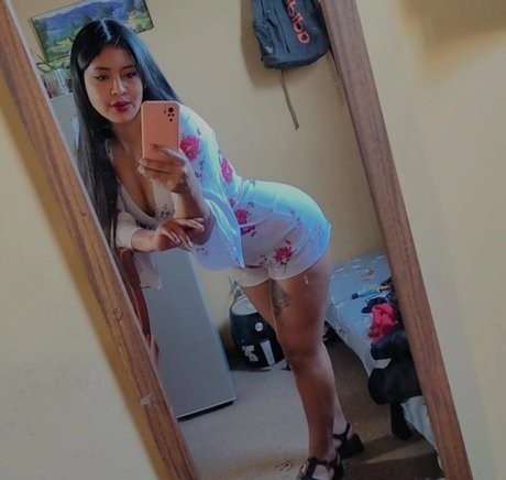 Liilitt model xxx photo