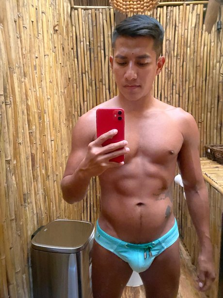 V ctor L pez star hot pictures