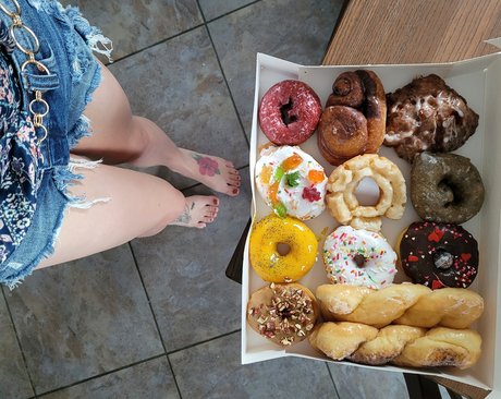 XOXO Autumn_ adult model image