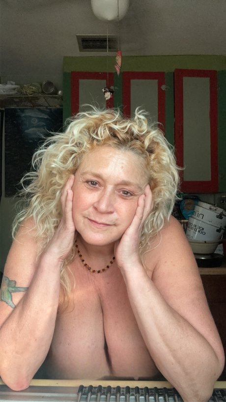 Mean Girl V beautiful pornstar photos