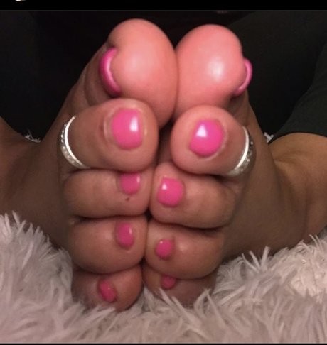 Dime Pretty model nice galleries