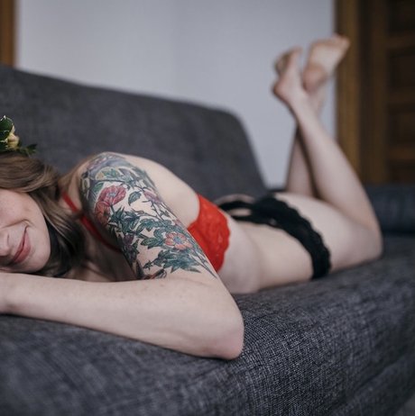 Milky Maid pornstar sexy img