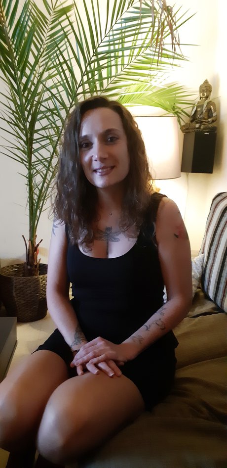 Sateene porn model pics