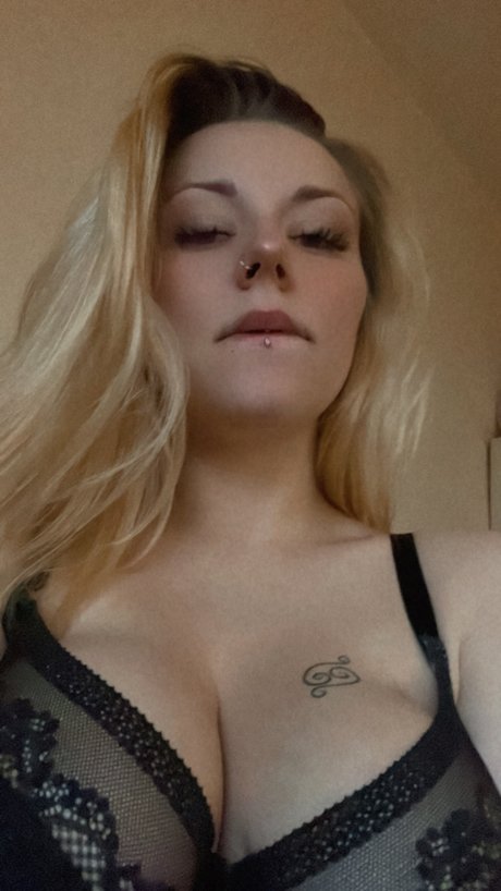 Laura Vinora erotic star pictures