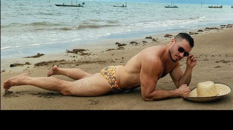 Junior F sexy actress photos