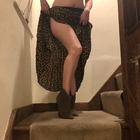 Cheeky Mom 43 star art gallery