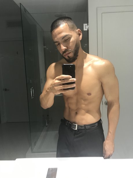 Henry Ortiz model erotic image