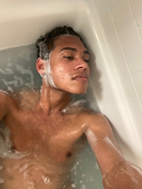 j 26 exclusive model image