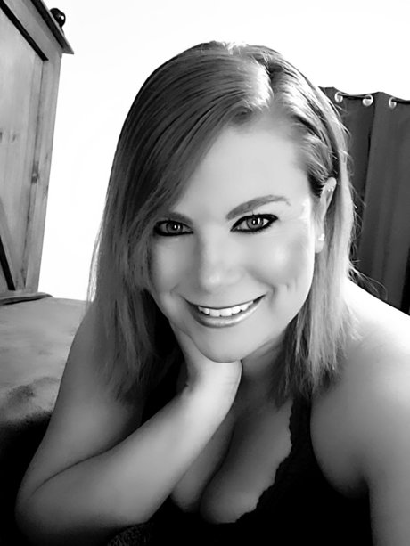 Melissa Hall top model image