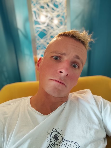 Psylo model adult pictures