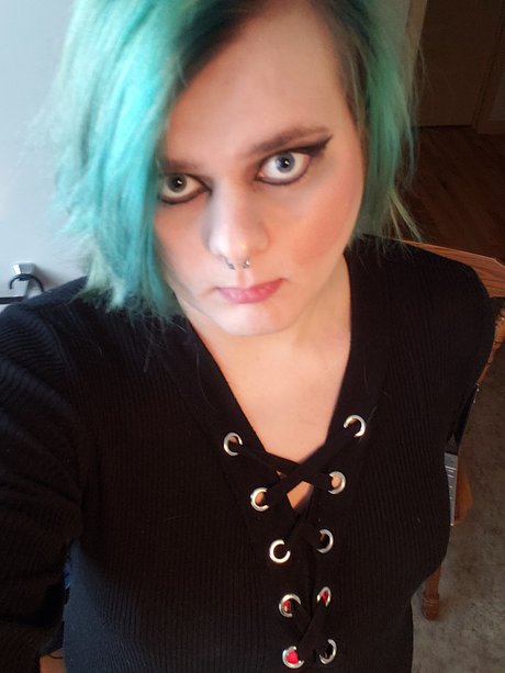 Lexi damnation exclusive star picture