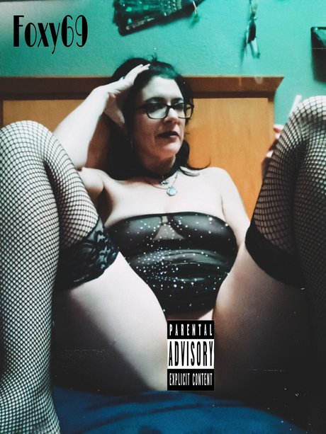 Foxy69 erotic star pic