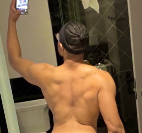 FLBubbleB nude model galleries