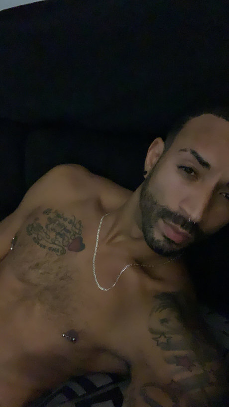 Luigi V star naked pic