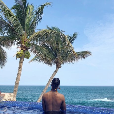 Oneeyeviews sexy star gallery