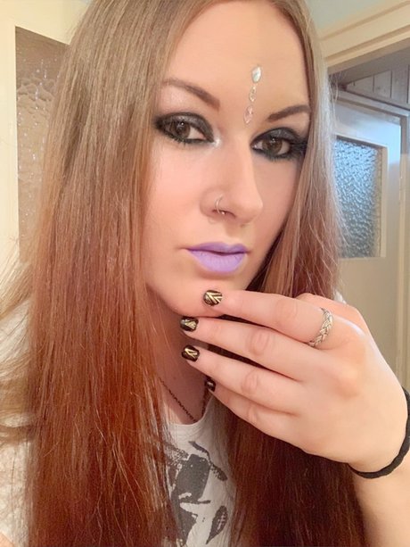 Black Esther naked model image