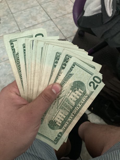 JAGER model nude pic