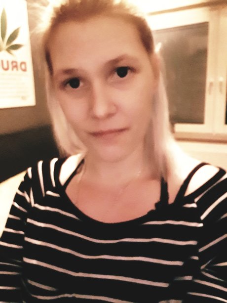 Yassi G tz model free picture