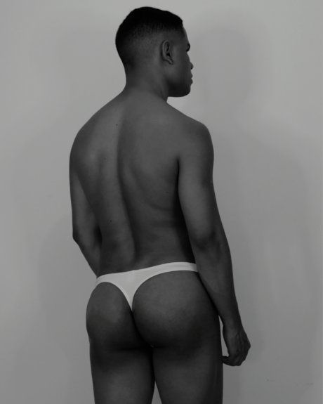 Henfyt nude star img