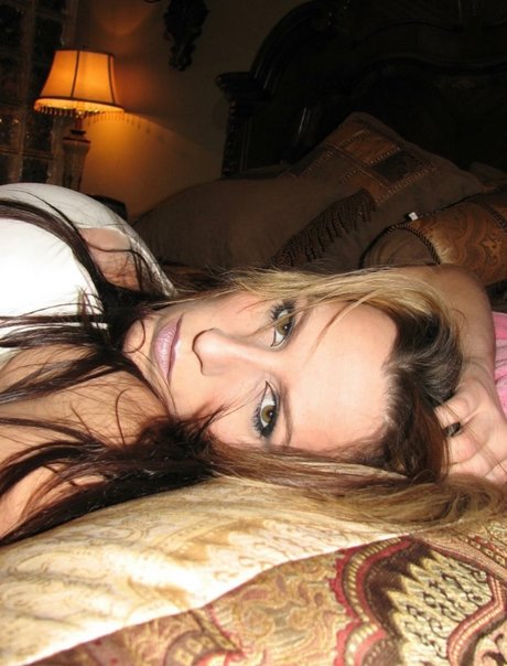 La House Wife adult star archive