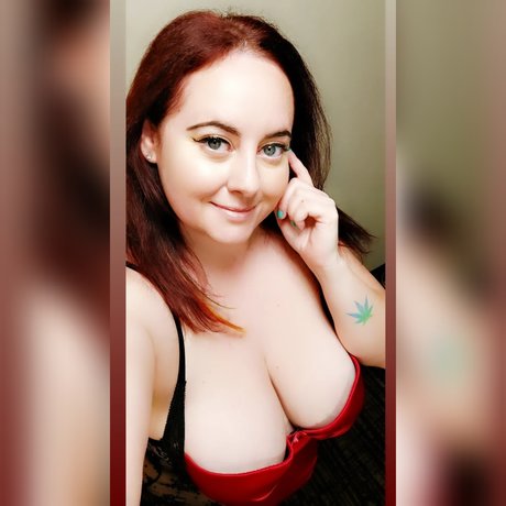 Tropical420 exclusive model image