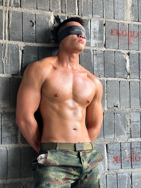 T guy best actress pics