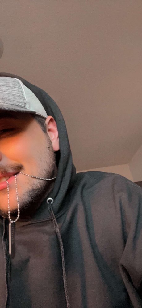 Bush pretty model pic