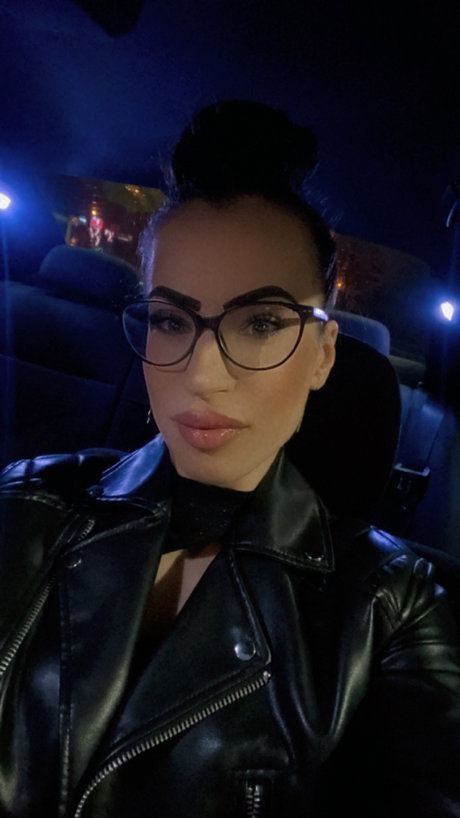 Bruneta Sexy model nice images