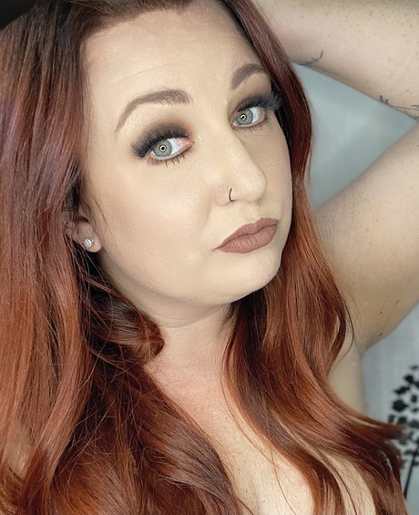 Tiffany Gold model art images