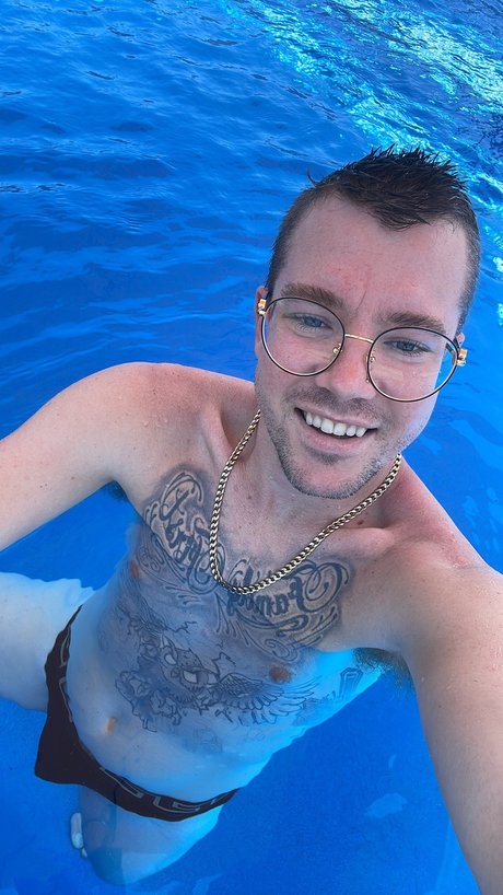 Dannyboi112 sex model pic