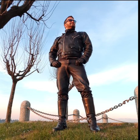 titano leather perfect model picture