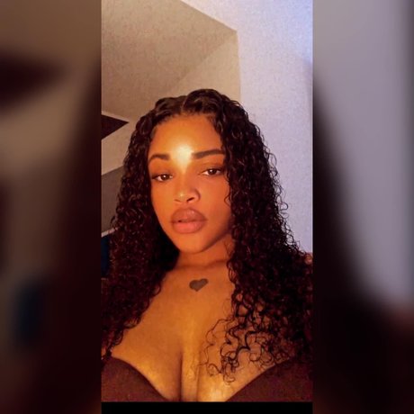 Qu Rose model high quality image