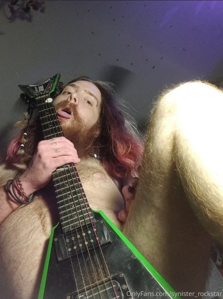 Synister The Wolf sexy actress img