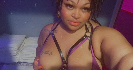 Mia the ThroatGoddessxx xxx star pics