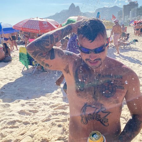 FeLL pornstar free photo