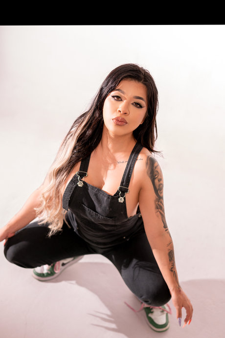 Kathe Layos perfect model gallery