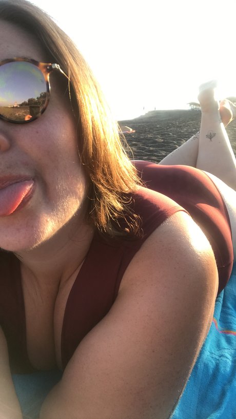 Cheeky Peach model art pictures