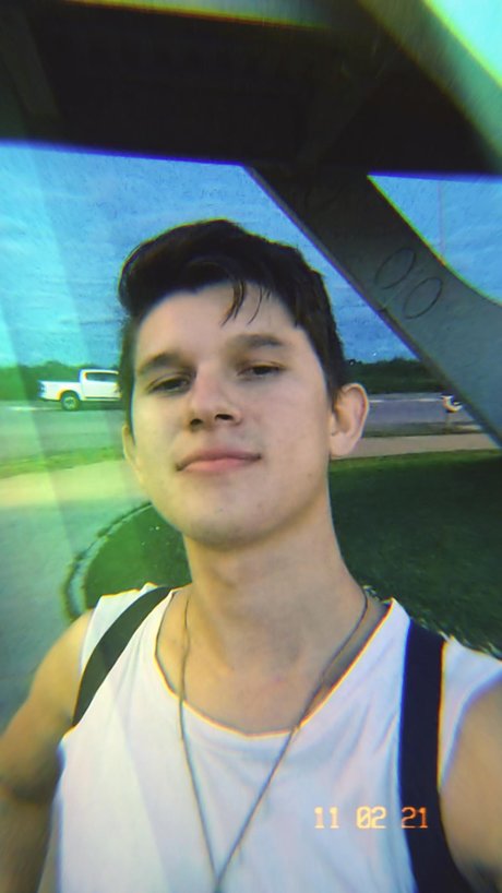 Lucas Ramos naked star images