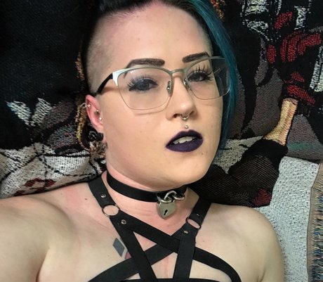 Serenity Rose erotic star img