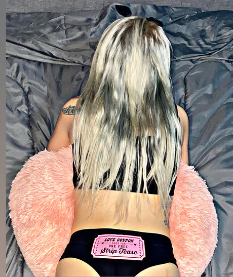 willow reign nude model image