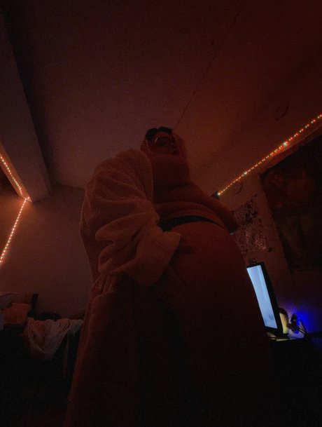 Rena Rouge pornstar exclusive image